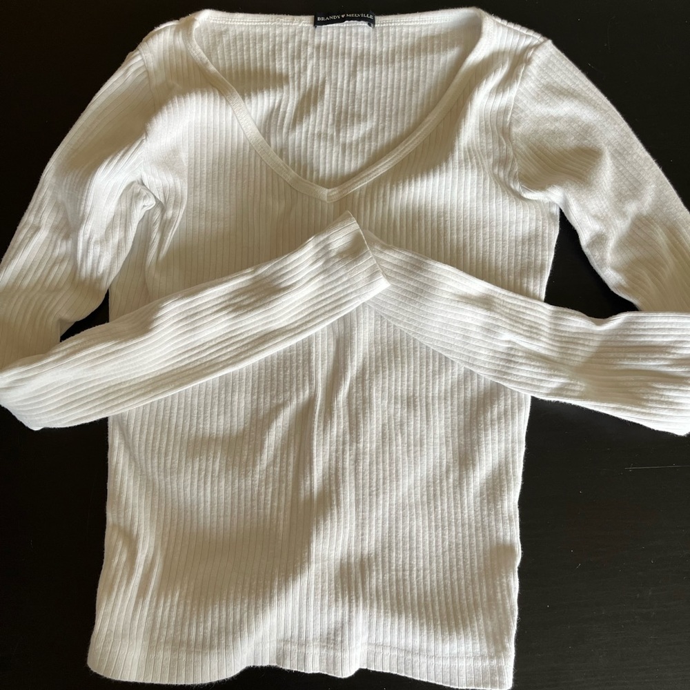 BRANDY MELVILLE long sleeve tee